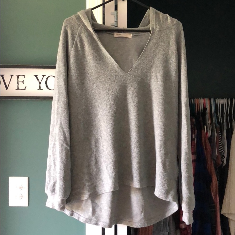 Gray sweatshirt